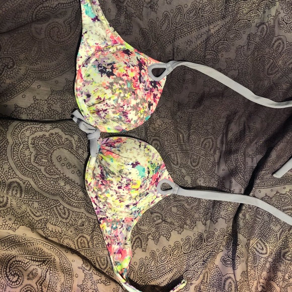 Victorias Secret Push Up Bikini Top - Picture 1 of 3